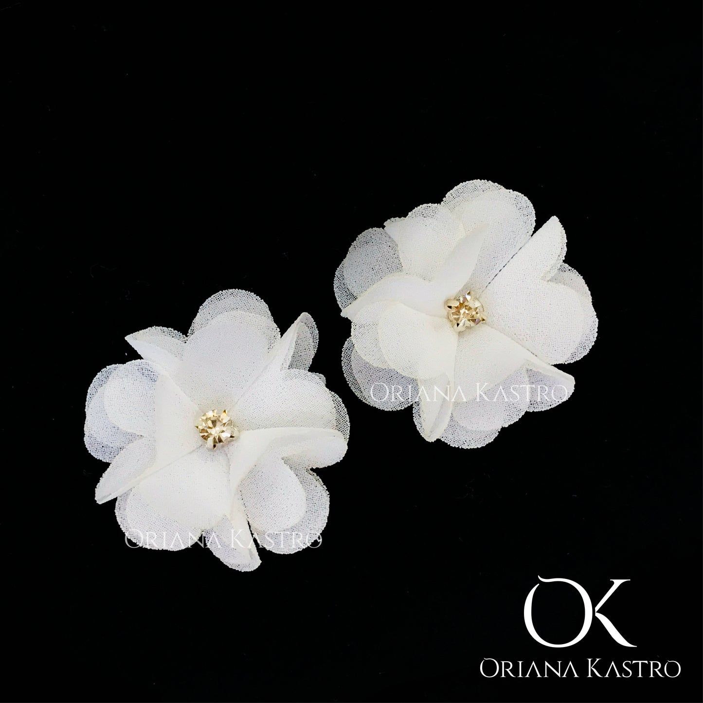 Flores de tela y gasa para aretes. Rosaura